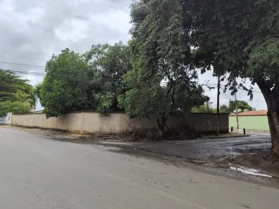 Lote/Terreno com 1 Quarto à venda, 587m² no Vila Santa Helena, Goiânia