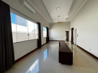 Casa de Condomínio com 3 Quartos para alugar, 360m² no Vila Aviação, Bauru