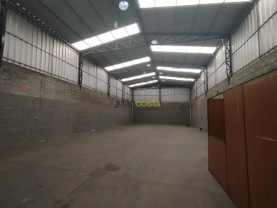 Galpão/Depósito/Armazém para alugar, 380m² no Caminho Novo, Palhoça