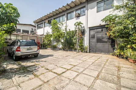 Galpão/Depósito/Armazém à venda, 1026m² no Socorro, São Paulo