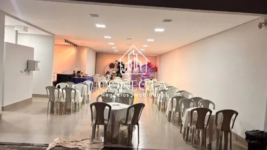 Prédio Comercial com 1 Quarto à venda, 250m² no Novo Mundo, Uberlândia