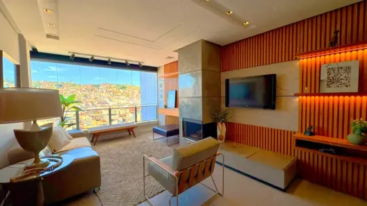 Apartamento com 4 Quartos à venda, 245m² no Manoel Honório, Juiz de Fora