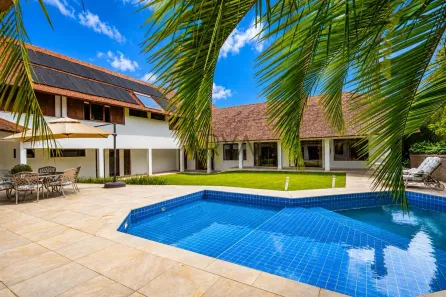 Casa de Condomínio com 4 Quartos à venda, 700m² no São Lourenço, Curitiba