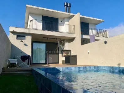 Casa com 3 Quartos à venda, 240m² no Córrego Grande, Florianópolis