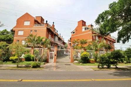 Casa de Condomínio com 4 Quartos à venda, 253m² no Vila Assunção, Porto Alegre