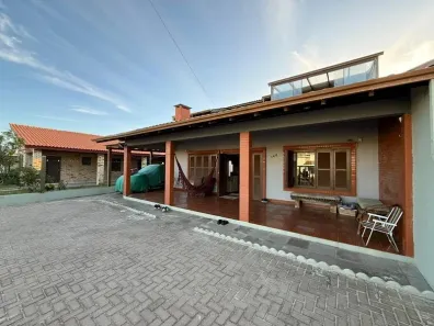 Casa com 5 Quartos à venda, 250m² no Praia de Mariluz, Imbé