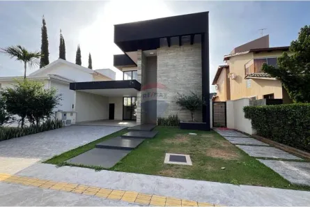 Casa com 5 Quartos à venda, 344m² no Jardins Madri, Goiânia