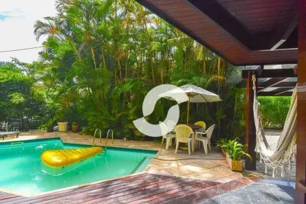 Casa de Condomínio com 5 Quartos à venda, 376m² no Itacoatiara, Niterói