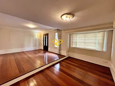 Sobrado com 3 Quartos para alugar, 216m² no Gonzaga, Santos