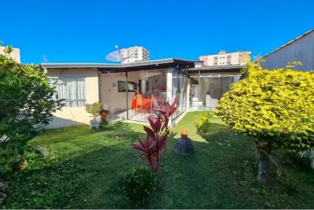 Casa com 4 Quartos à venda, 298m² no Jardim Country Club, Poços de Caldas