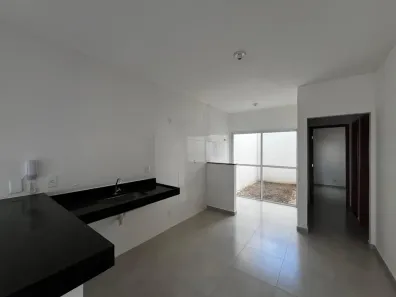 Casa com 2 Quartos à venda, 51m² no Loteamento Residencial Pequis, Uberlândia