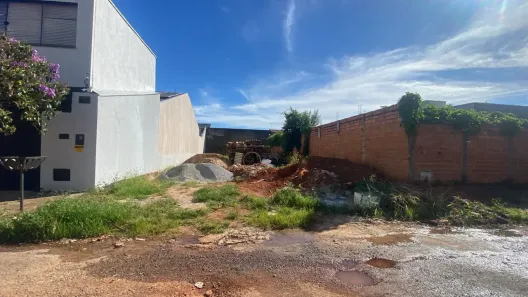 Lote/Terreno à venda, 300m² no Jardim São José, Goiânia