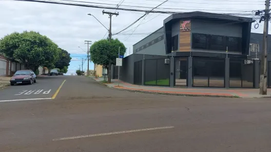 Galpão/Depósito/Armazém à venda, 211m² no Coliseu, Londrina