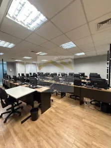Sala Comercial para alugar, 550m² no Alphaville Empresarial, Barueri