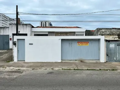 Casa com 3 Quartos para alugar, 400m² no Farol, Maceió
