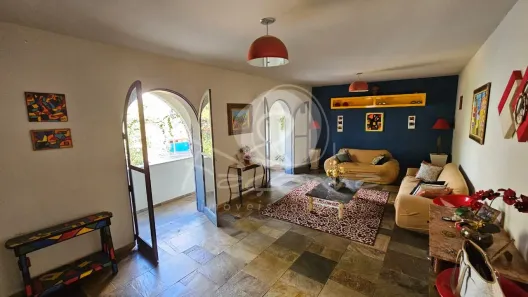 Sobrado com 5 Quartos à venda, 320m² no Vila Nogueira, Campinas