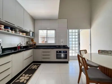 Casa com 3 Quartos à venda, 118m² no Santa Cruz, Cuiabá