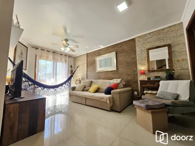 Casa de Condomínio com 3 Quartos à venda, 196m² no Cavalhada, Porto Alegre