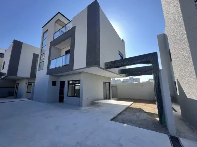 Sobrado com 3 Quartos à venda, 134m² no Hauer, Curitiba