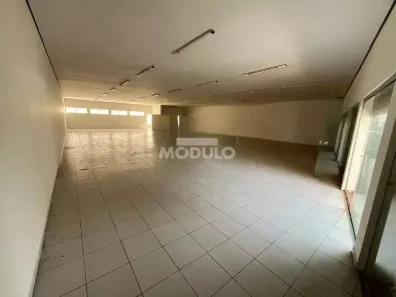 Ponto Comercial para alugar, 340m² no Patrimônio, Uberlândia