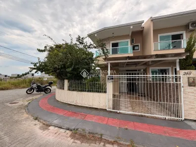 Casa com 3 Quartos à venda, 90m² no Forquilhas, São José