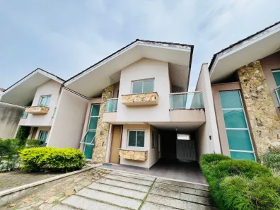 Casa com 3 Quartos para alugar, 230m² no Precabura, Eusébio