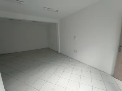 Sala Comercial para alugar, 38m² no Joaquim Távora, Fortaleza