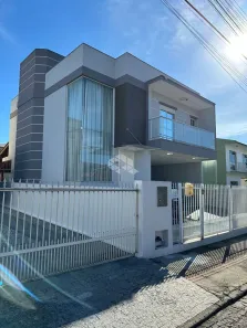Casa com 3 Quartos à venda, 215m² no Praia Comprida, São José