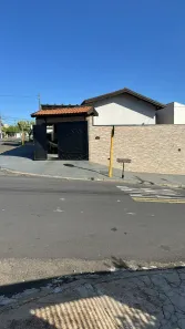 Sobrado com 4 Quartos à venda, 187m² no Núcleo Residencial Presidente Geisel, Bauru