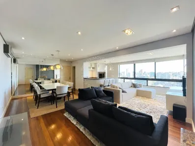 Apartamento com 3 Quartos para alugar, 156m² no Auxiliadora, Porto Alegre
