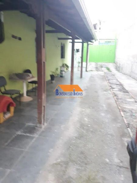 Casa com 2 quartos — Heliópolis, Belo Horizonte