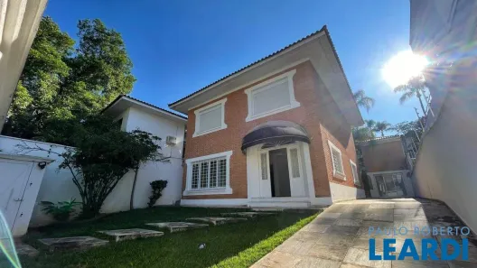Casa com 3 Quartos à venda, 220m² no Pacaembu, São Paulo