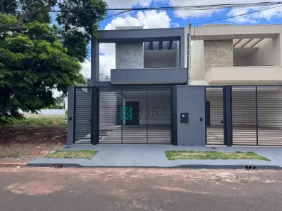 Sobrado com 3 Quartos à venda, 217m² no Jardim Higienópolis, Maringá