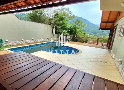 Casa com 3 Quartos para alugar, 400m² no Corrêas, Petrópolis