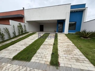 Casa de Condomínio com 3 Quartos para alugar, 180m² no Residencial e Comercial Ille de France, Bragança Paulista