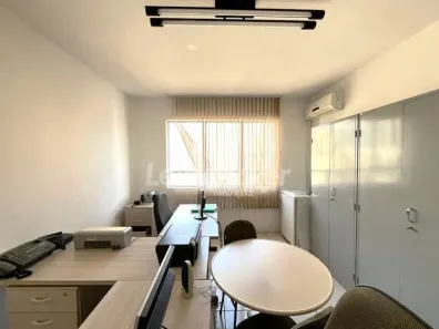 Sala Comercial para alugar, 22m² no Passo da Areia, Porto Alegre