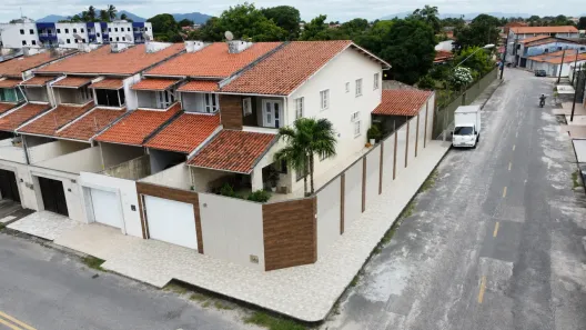 Sobrado com 4 Quartos à venda, 212m² no Maraponga, Fortaleza