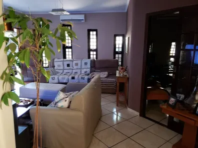 Casa com 4 Quartos para alugar, 45m² no Jardim Irajá, Ribeirão Preto