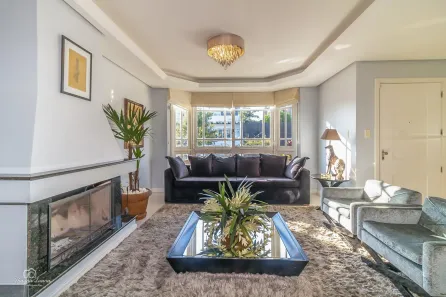 Casa com 4 Quartos à venda, 362m² no Chácara das Pedras, Porto Alegre