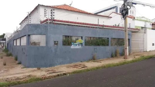 Imóvel Comercial com 5 Quartos à venda, 200m² no Centro, Teresina