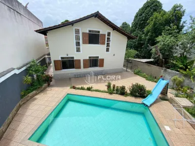 Casa com 4 Quartos à venda, 187m² no Piratininga, Niterói