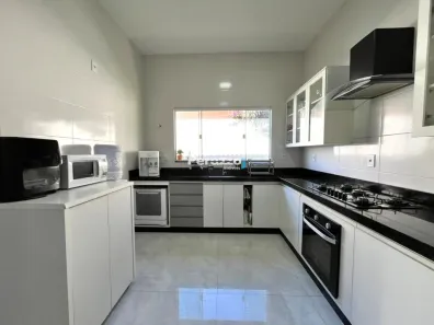 Casa com 3 Quartos à venda, 195m² no Setor Habitacional Tororó, Brasília