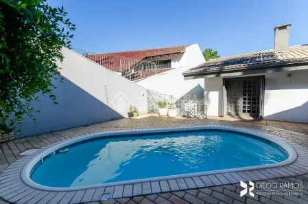 Casa com 3 Quartos à venda, 313m² no Três Figueiras, Porto Alegre