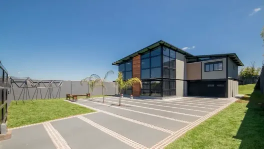 Casa com 3 Quartos à venda, 1765m² no Butiatuvinha, Curitiba