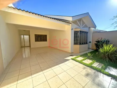 Casa com 3 Quartos para alugar, 128m² no Jardim Pinheiros, Maringá