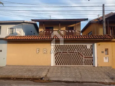 Sobrado com 4 Quartos à venda, 137m² no Jardim Terras de São João, Jacareí