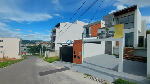 Casa com 3 Quartos à venda, 150m² no Cerâmica, Juiz de Fora