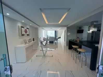Sobrado com 5 Quartos à venda, 370m² no Residencial Granville, Goiânia