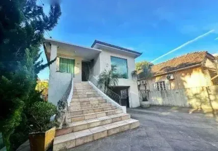 Casa com 4 Quartos para alugar, 366m² no Teresópolis, Porto Alegre