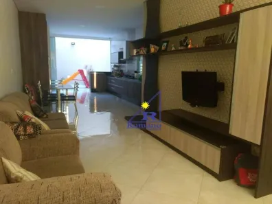 Sobrado com 3 Quartos à venda, 220m² no Vila Ema, São Paulo